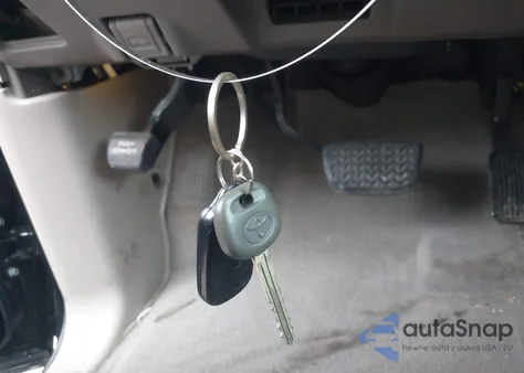 2005 Toyota Sequoia Limited V8 from USA, damaged, VIN 5TDZT38A85S242777